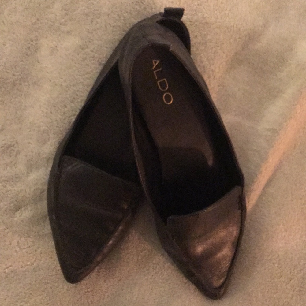 Aldo black leather flats